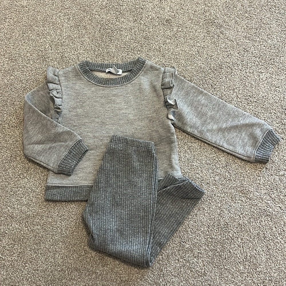 Splendid Ruffle Sweatshirt & Legging Set - Picture 3 of 5